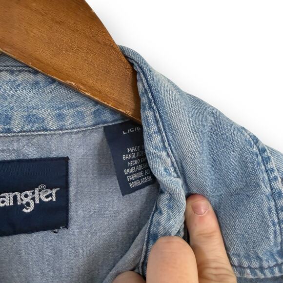 Wrangler 90s VTG Distressed Pearl Snap Denim Shirt Mens L Western Long Sleeve - Picture 3 of 16